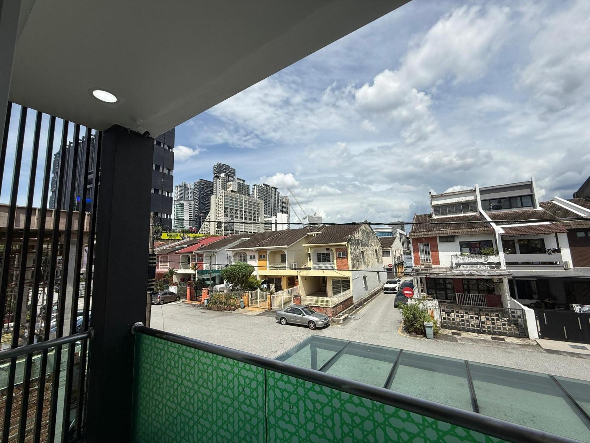 Prime Suite At Ampang - Individual Private Rooms Kuala Lumpur Exterior photo